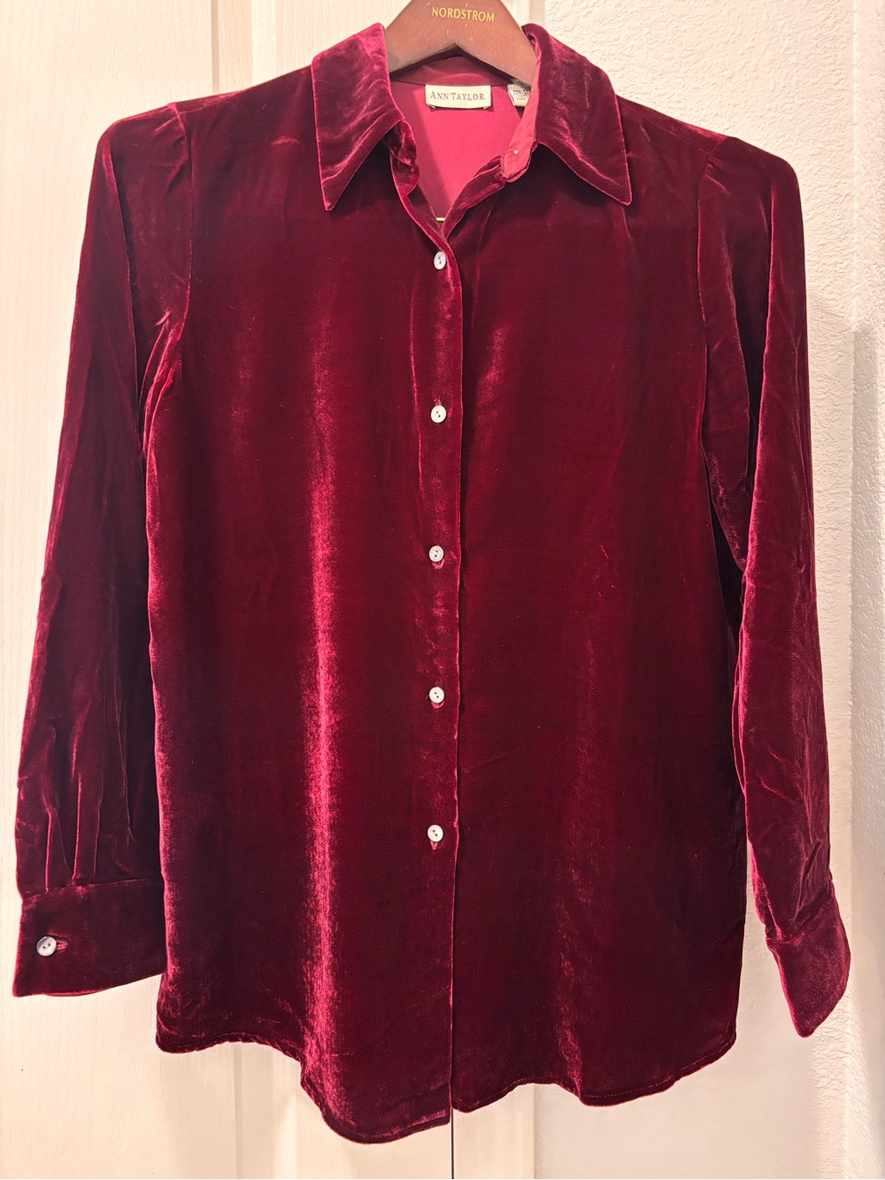 Vintage NWT Ann Taylor Silk Blend Velvet Blouse Size 6 - Picture 2 of 7
